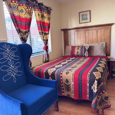 Apache Motel-3