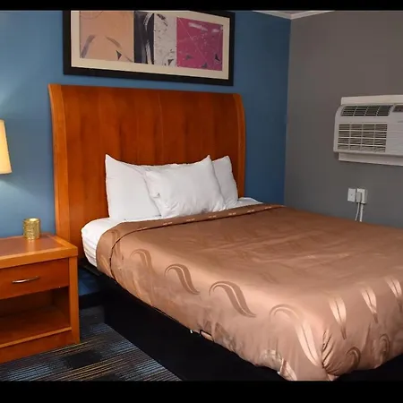 Pilgrim Inn & Cottages-2