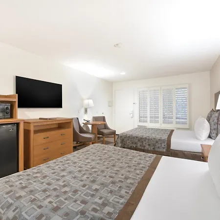Anaheim Desert Inn & Suites-3