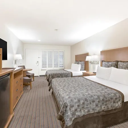 Anaheim Desert Inn & Suites-2
