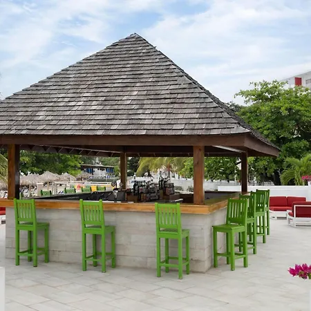 Grand Decameron Cornwall Beach, A Trademark All-Inclusive Resort-3