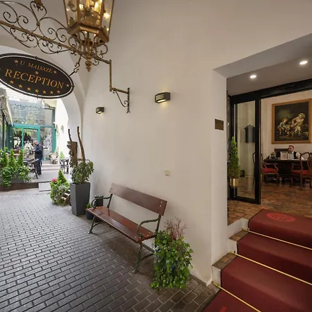 Little King Hotel U Malvaze-3