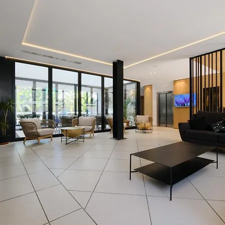 Azuline Hotel M-3