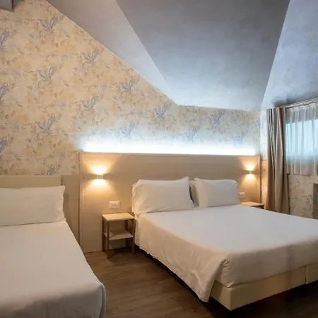Hotel Embassy-2