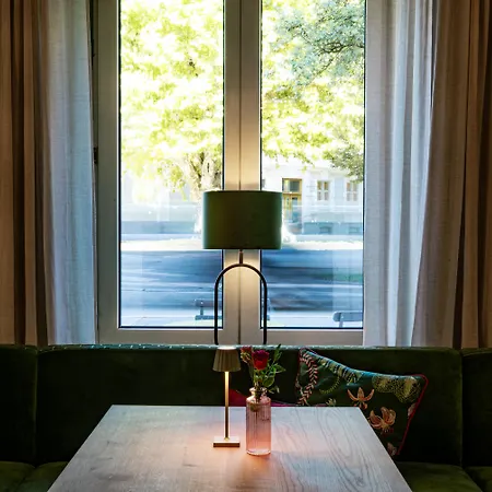 Newly Renovated Boutique Hotel Vier Jahreszeiten In The Heart Of Salzburg-2