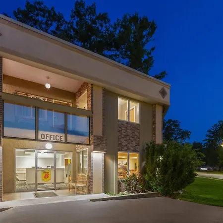 Super 8 By Wyndham Traverse City-3