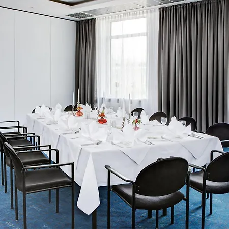 Intercityhotel Rostock-2