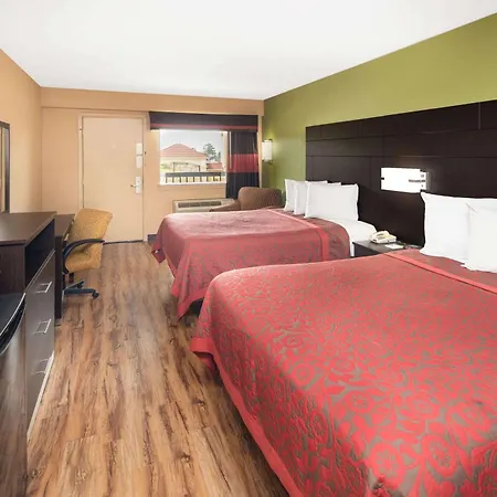 Days Inn By Wyndham Tupelo-3