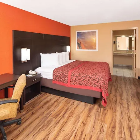 Days Inn By Wyndham Tupelo-2