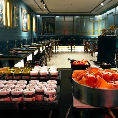 The Glam Boutique Hotel & Apt-3