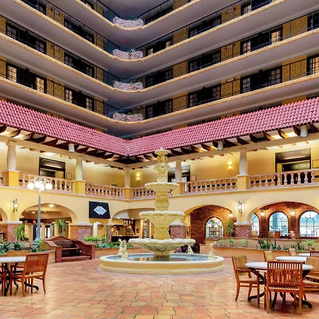 Embassy Suites By Hilton Kansas City Plaza-2