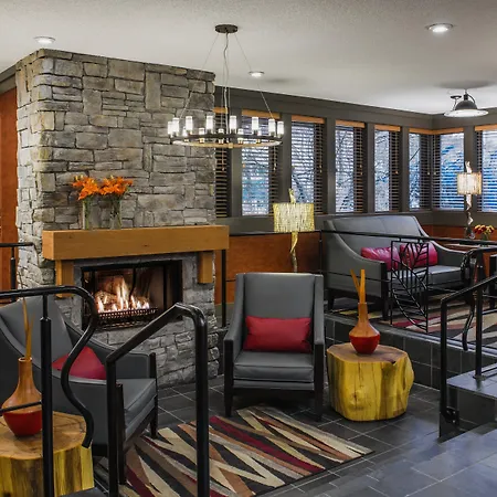 Whistler Village Inn&Suites-3