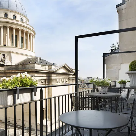 Hotel Des Grands Hommes-3