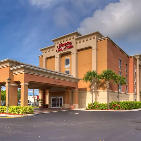 Hampton Inn & Suites Cape Coral / Fort Myers-3