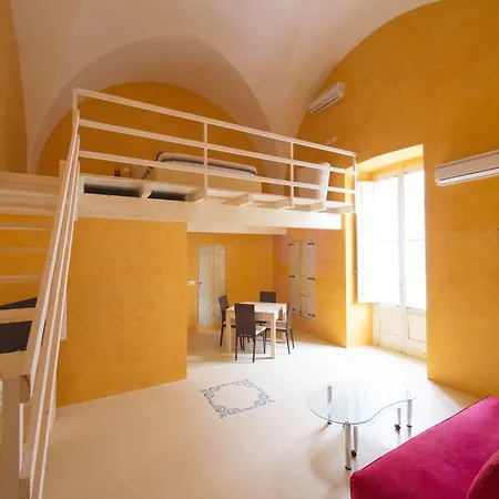 Relais Carlo V - Palazzo Storico-3