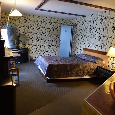 Falls Inn Near Casino Niagara By Oyo-3