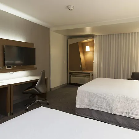 Courtyard By Marriott Houston City Place-3