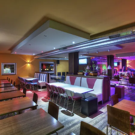 Locanda Black And White Sondrio-3