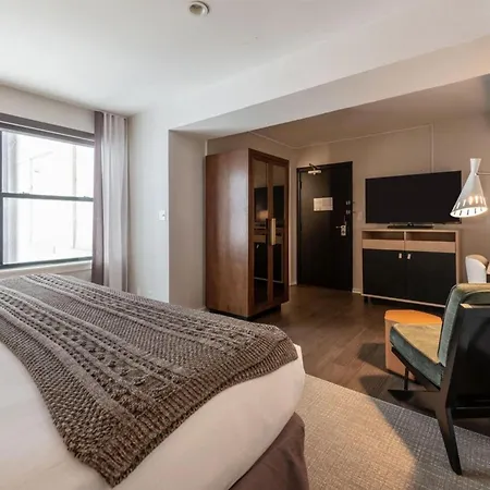 Claridge House Chicago, Tapestry Collection By Hilton-3