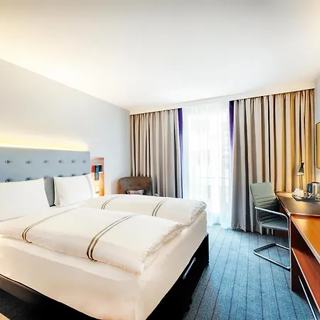 AZIMUT Hotel Frankfurt-2