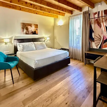 Malvezzi24 Boutique Rooms-3