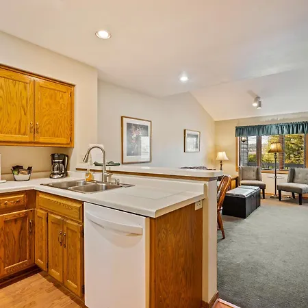 Evergreen Hill Condominiums-3