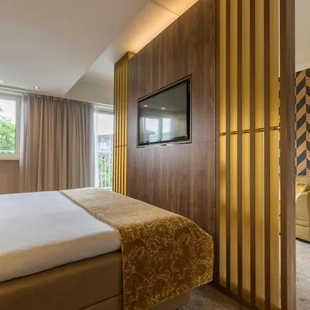 Leonardo Hotel Antwerp The Plaza-2