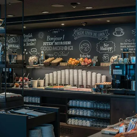 Motel One Berlin-Alexanderplatz-2