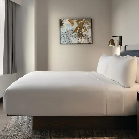 Crowne Plaza Seattle - No Resort Fee - Newly Renovated Ihg Hotel-3