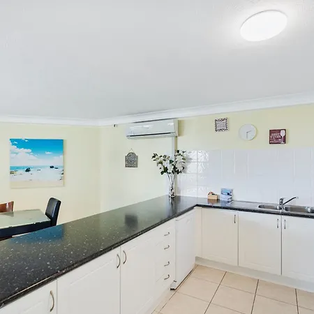 Aegean Apartments Surfers Paradise-3