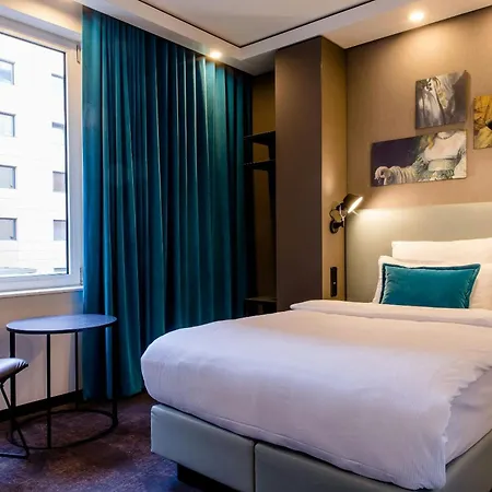 Motel One Amsterdam-Waterlooplein-2