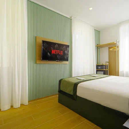Home At Rome Vatican Suites-3