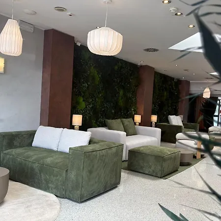 Hotel Junior By Oasigroup Hotels-2