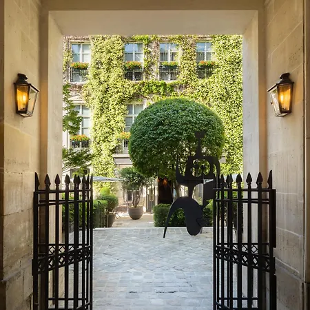 Hôtel Le Pavillon de la Reine-2