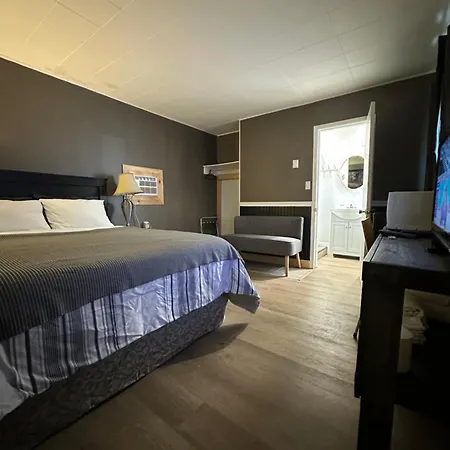 Greenside Motel-2