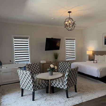 Colonial Hotel & Suites-3