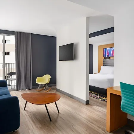 Aloft By Marriott Miami - Brickell-3