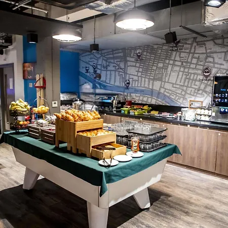 Ibis Styles Glasgow Central-3