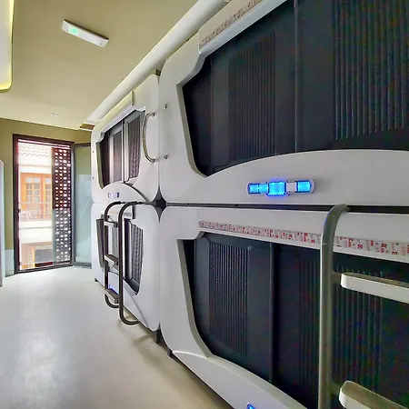 Atypicap Capsule Hostel-2