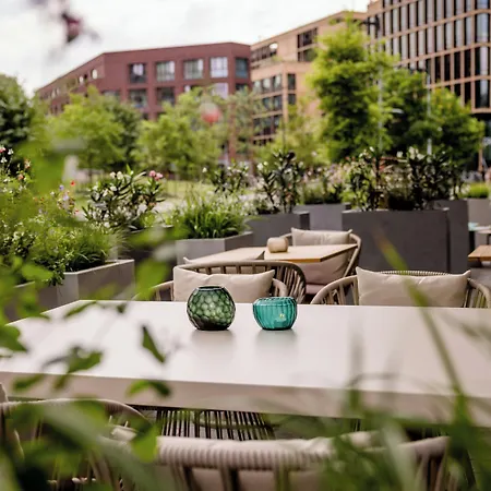 Motel One Amsterdam-3