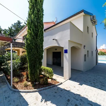 Mari House-2