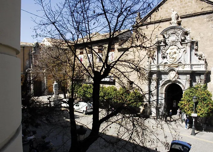 La Perla Granada Suites