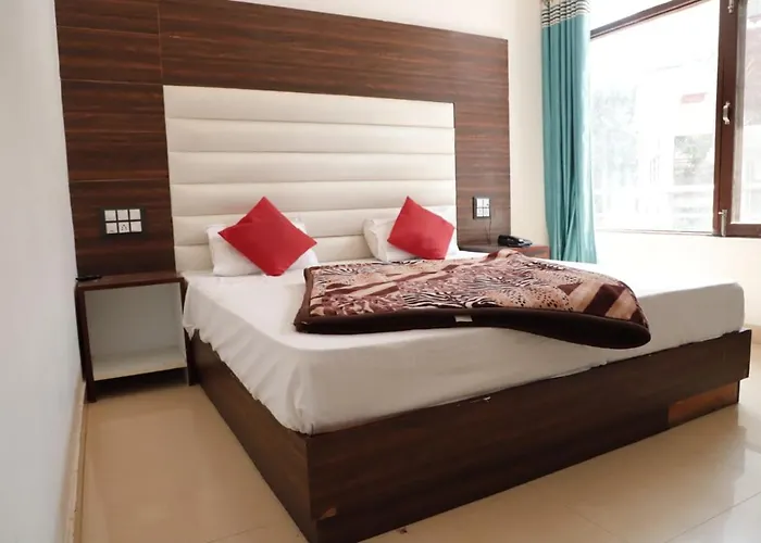 Rahul Hotel & Restaurant