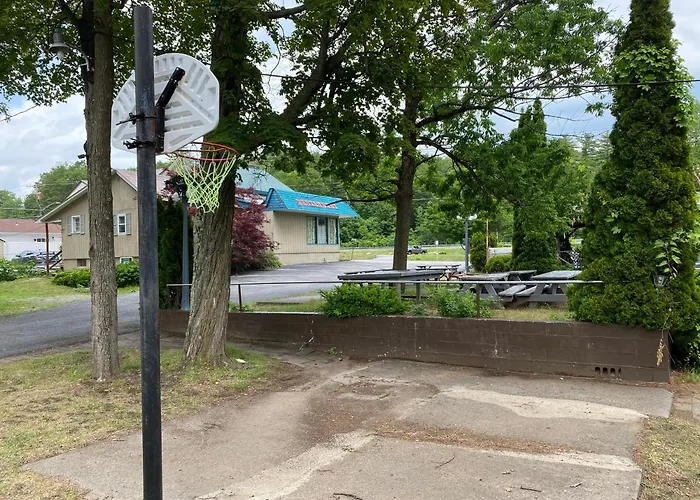 Adirondack Oasis Motel Lake George