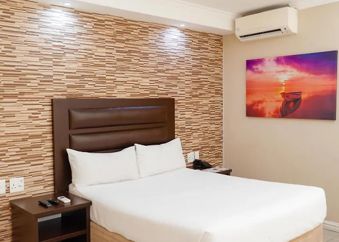 Bayside Hotel 100 Pixley Kaseme Street