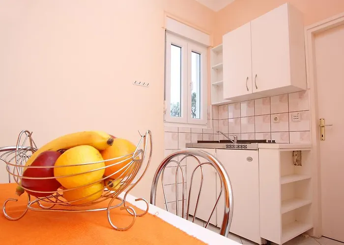 Apartments And Rooms Vesna Novalja