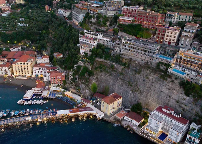 Admiral Hotel