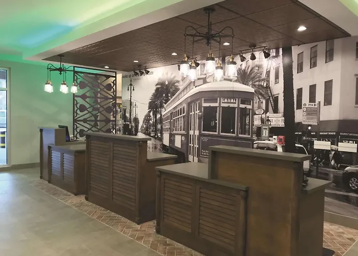 La Quinta Inn & Suites By Wyndham New Orleans Downtown