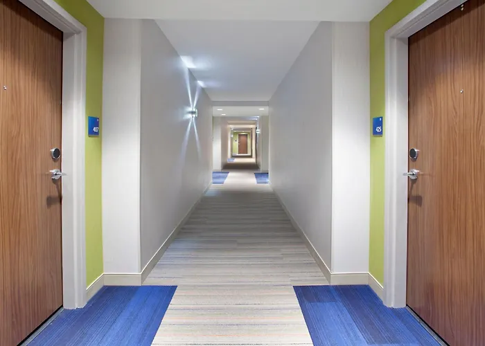 Holiday Inn Express Hotel & Suites Austin Downtown - University By Ihg