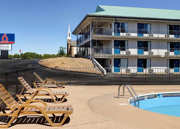 Motel 6 Branson West, Mo - Silver Dollar City
